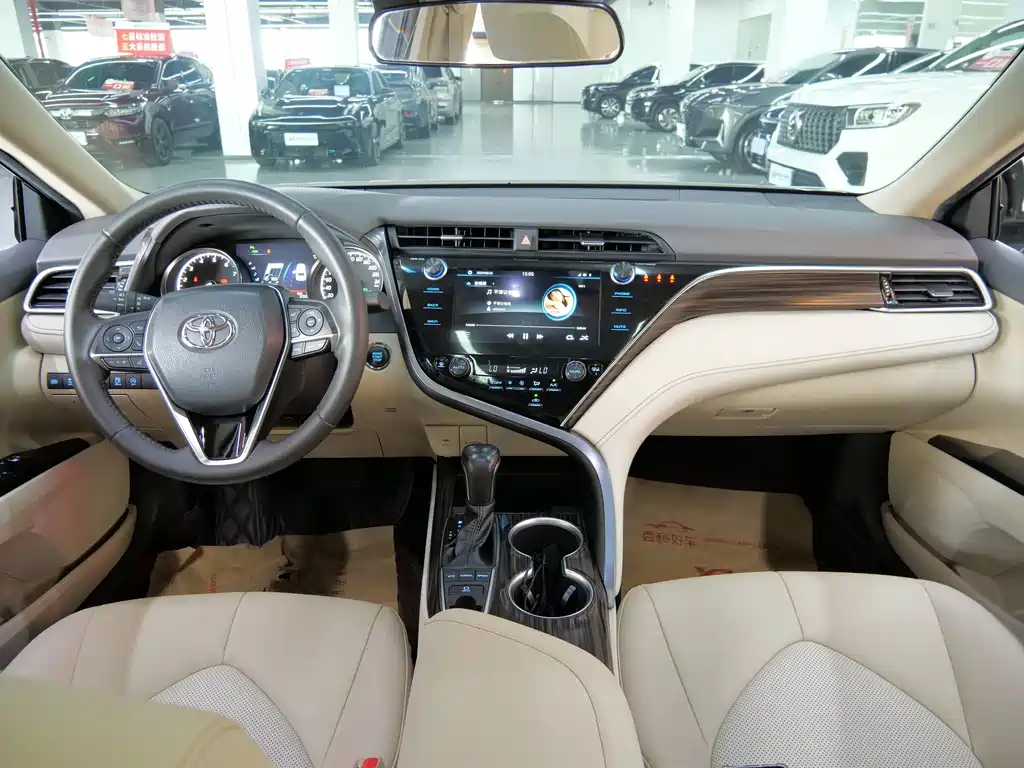 Toyota Camry 2021 — фото 14
