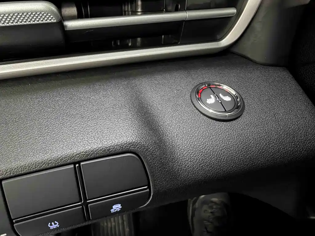 Hyundai Elantra 2023 — фото 12