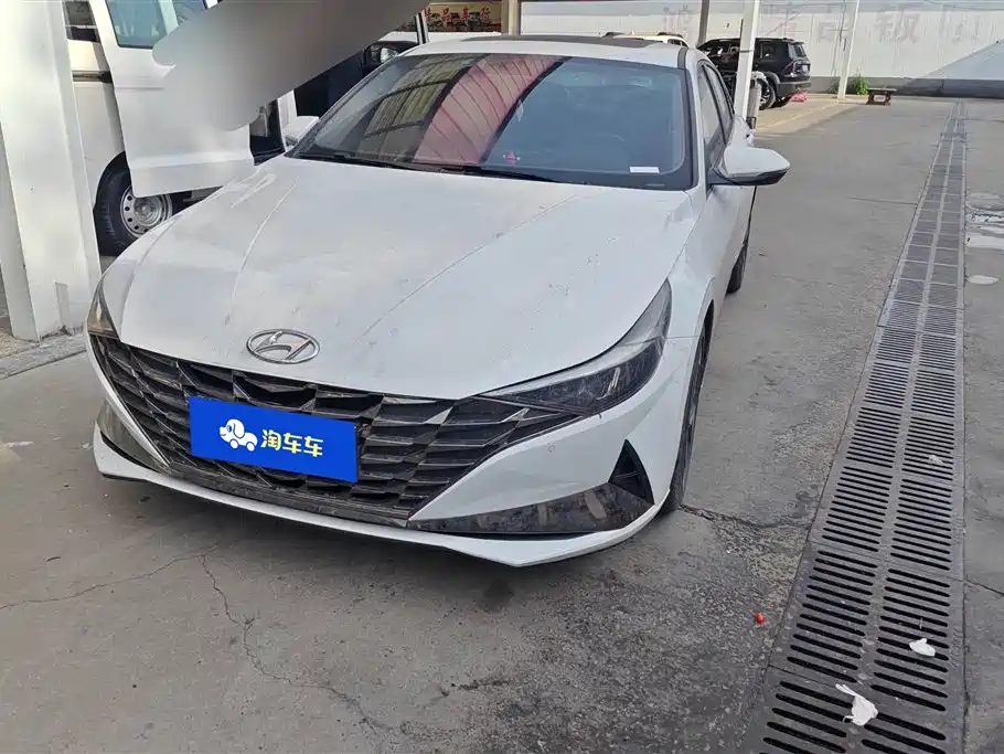 Hyundai Elantra 2023