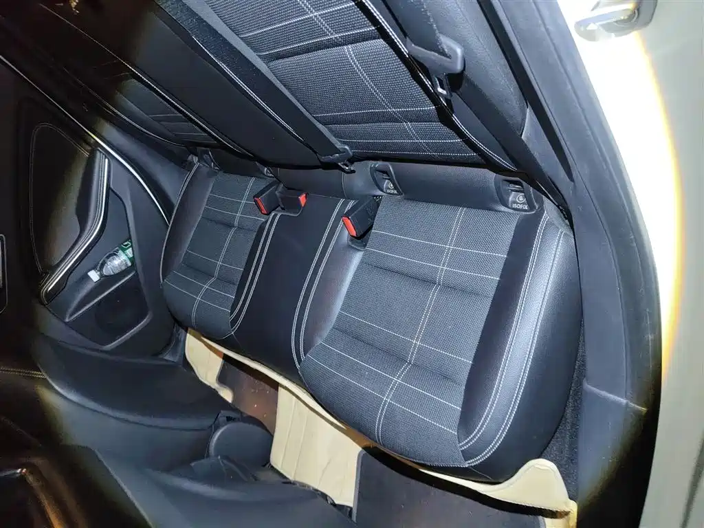 Mercedes-Benz A-Class 2015 — фото 15