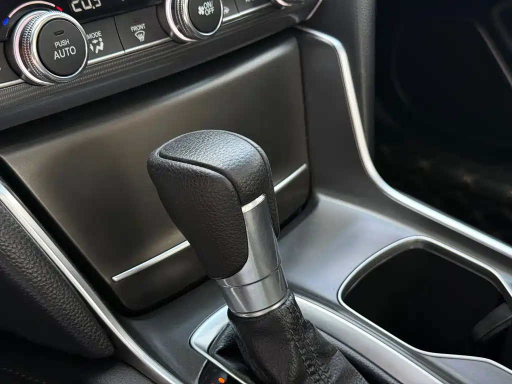 Honda Accord 2020 — фото 15