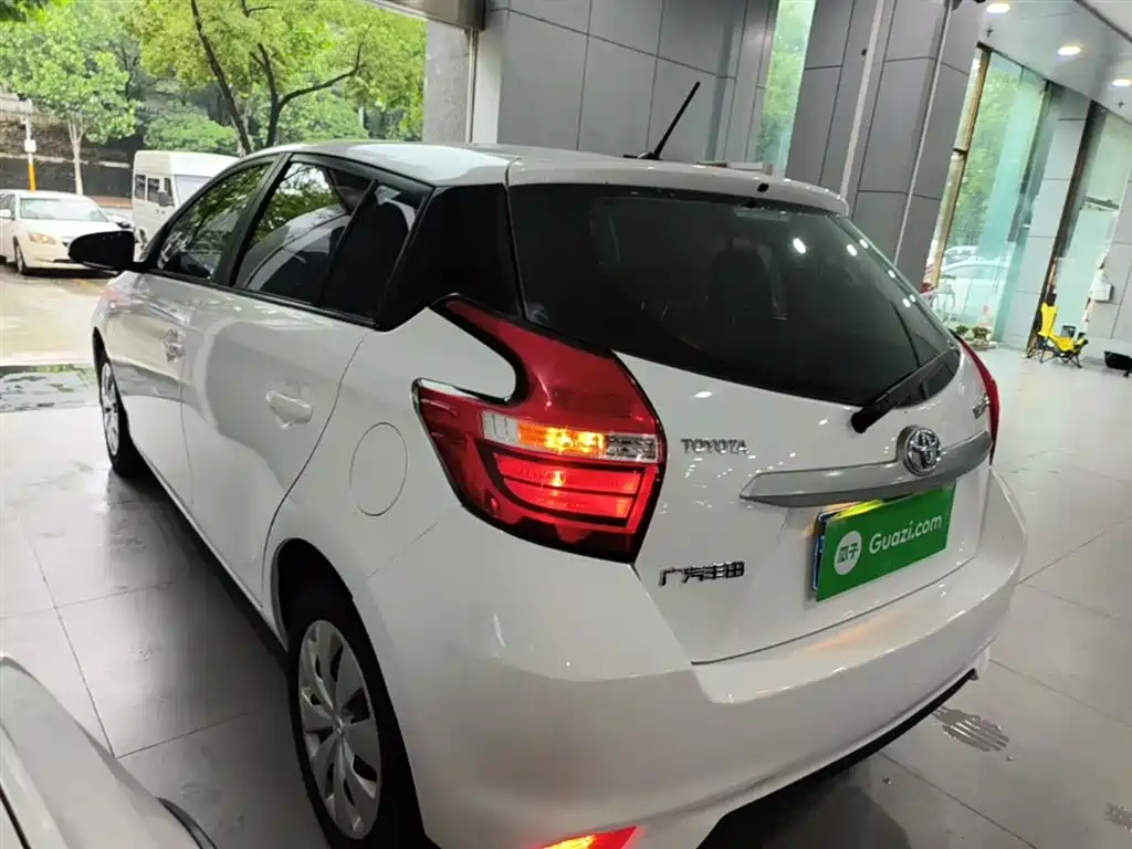 Toyota Yaris L 2017 — фото 5