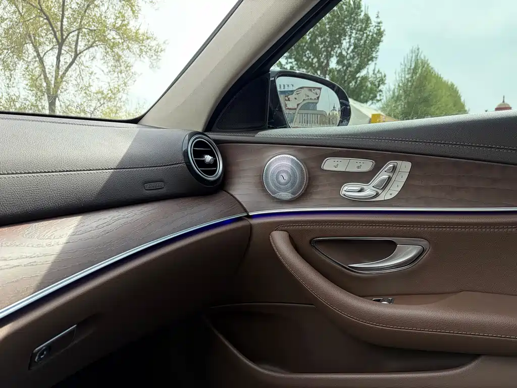 Mercedes-Benz E-Class 2020 — фото 13