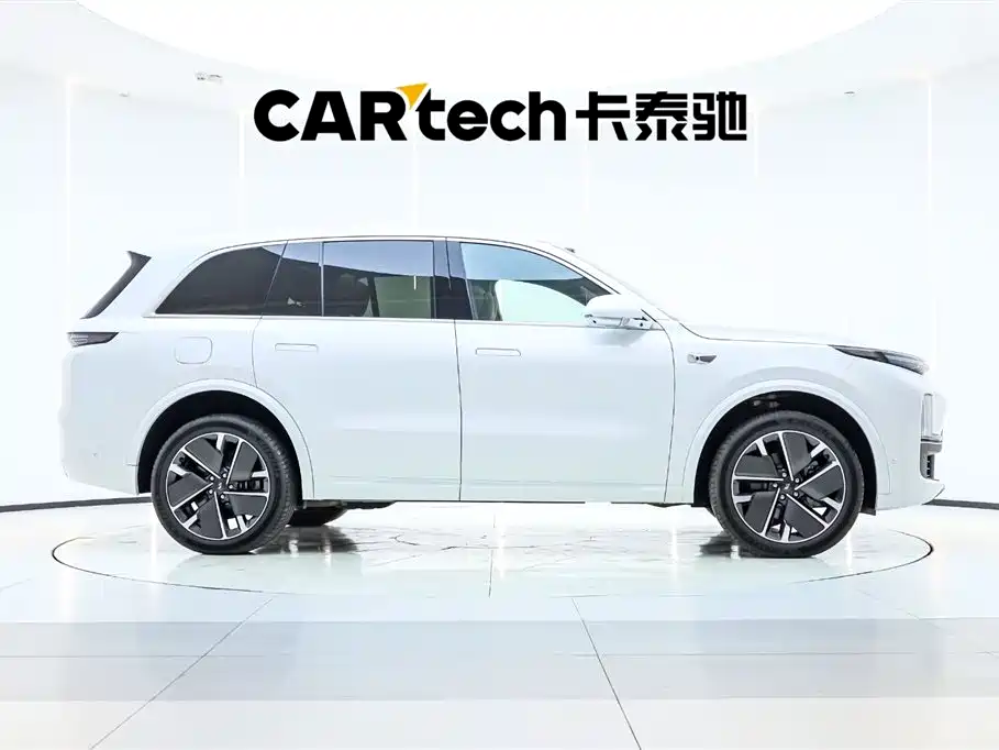 Li Auto Li L8 2025