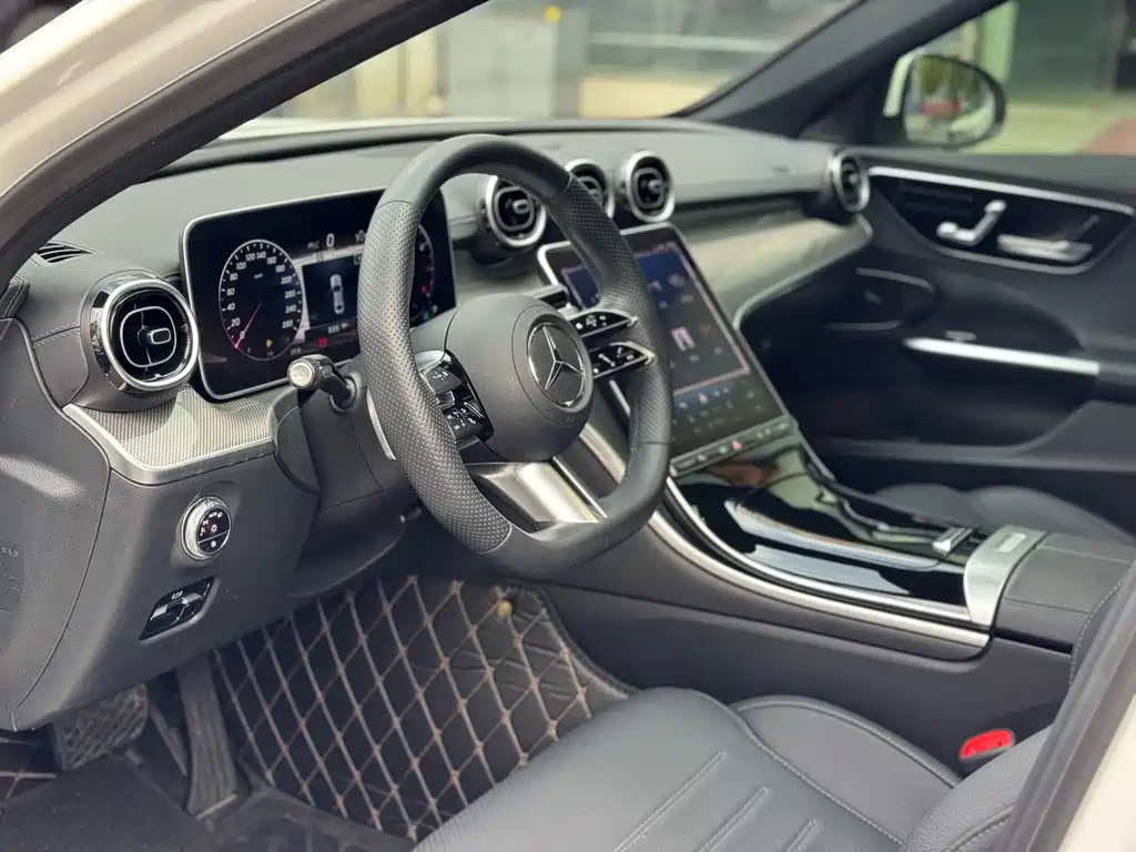 Mercedes-Benz C-Class 2023 — фото 8