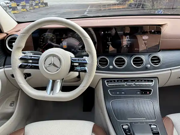 Mercedes-Benz E-Class 2022
