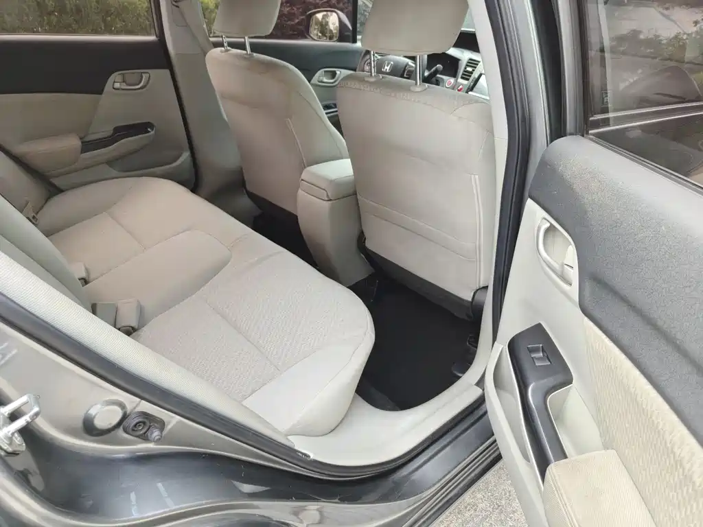 Honda Civic 2014 — фото 10