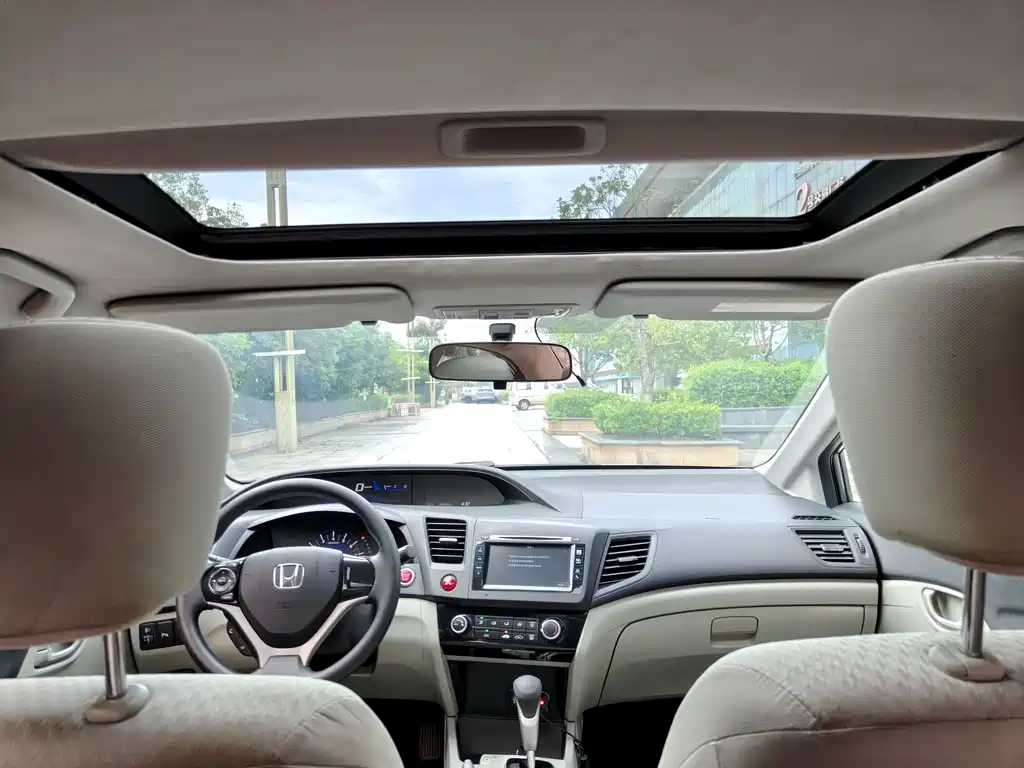 Honda Civic 2014 — фото 17