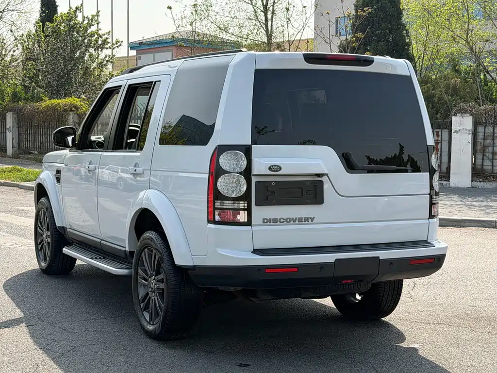 Land Rover Discovery 2016 — фото 13