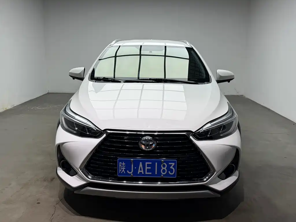 Toyota Yaris L 2022 — фото 2
