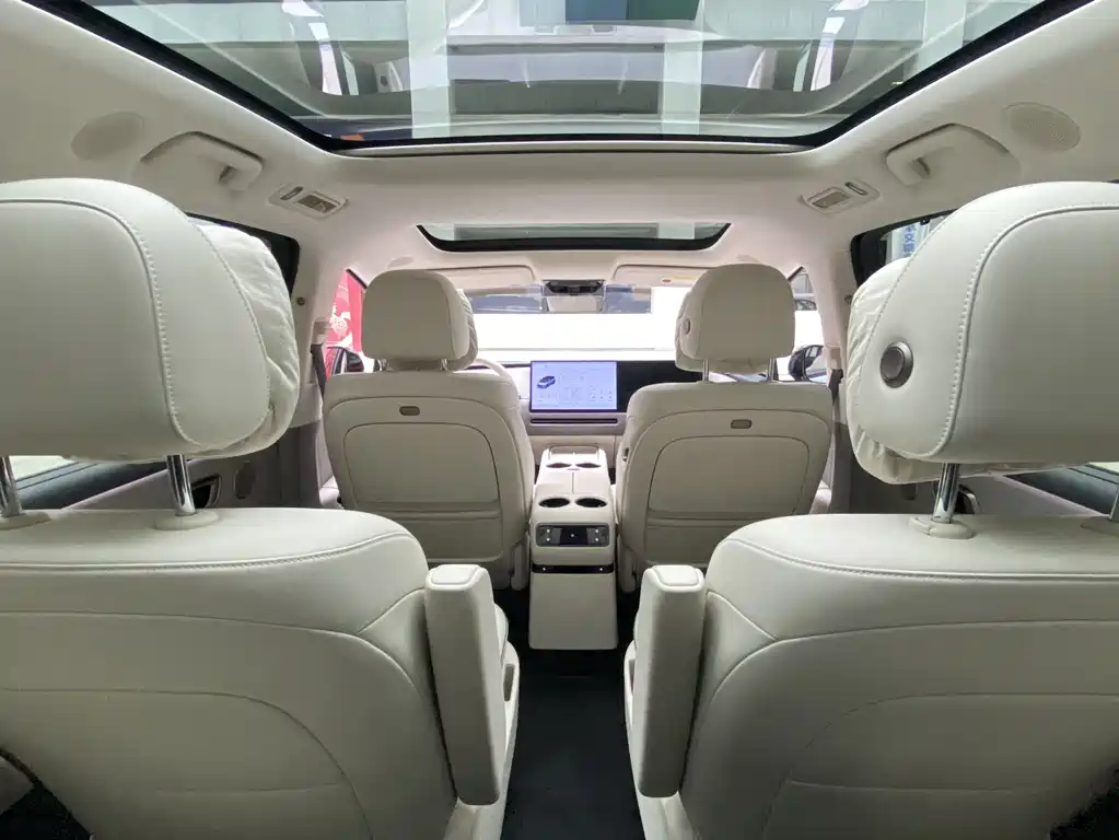Li Auto i8 2025 — фото 11