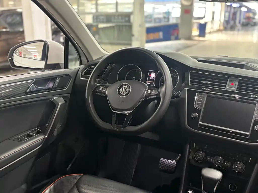 Volkswagen Tiguan L 2019 — фото 16