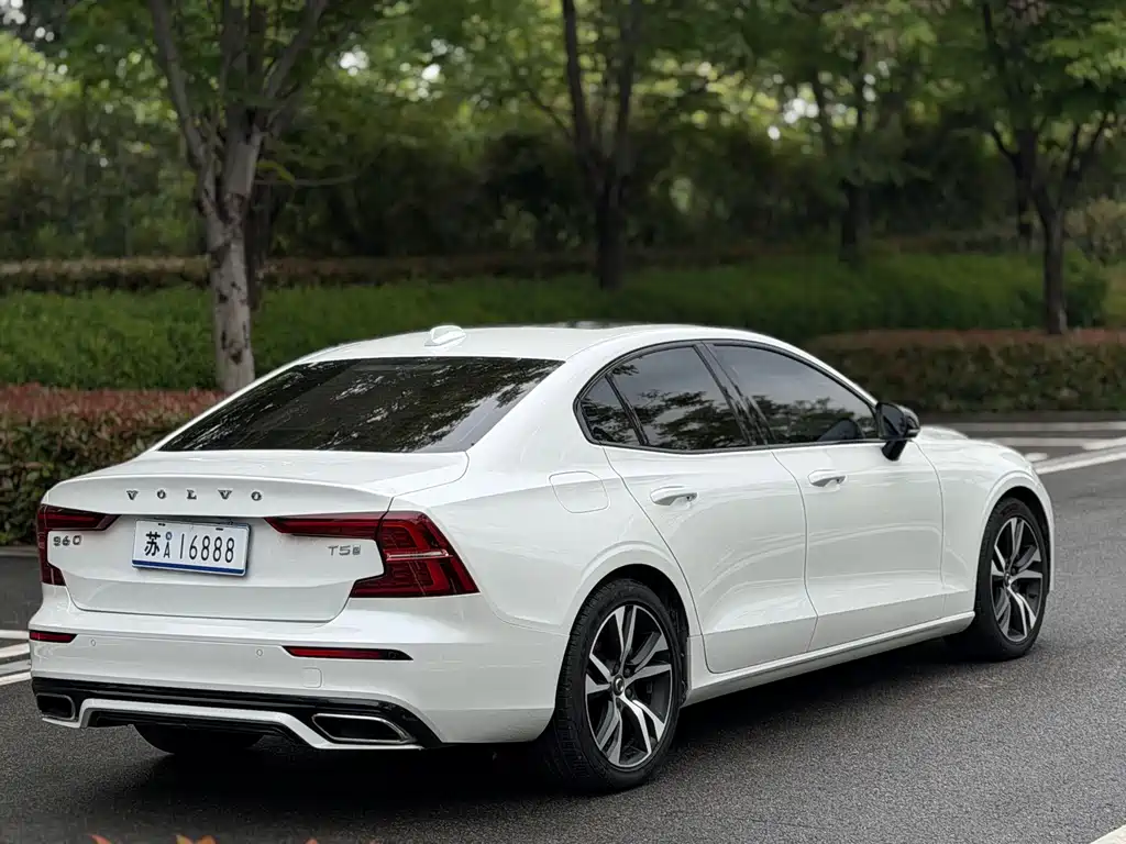 Volvo S60 2020 — фото 6