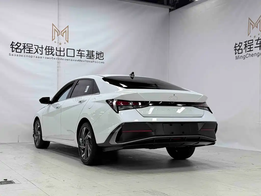 Hyundai Elantra 2023