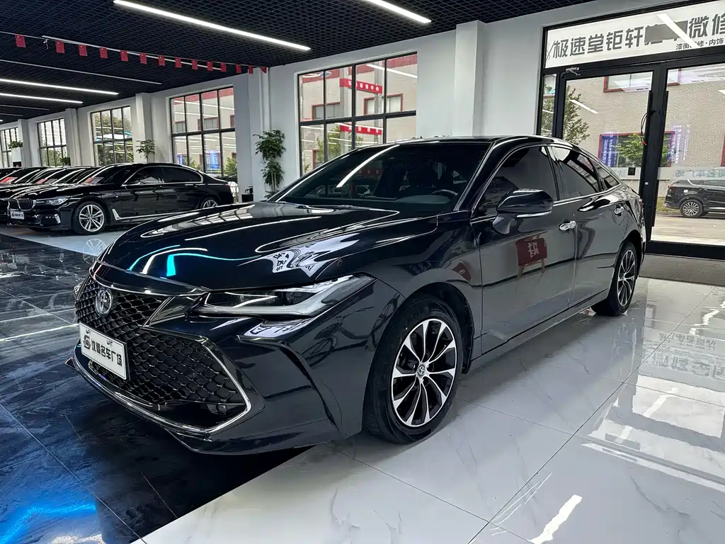 Toyota Avalon 2023 — фото 1