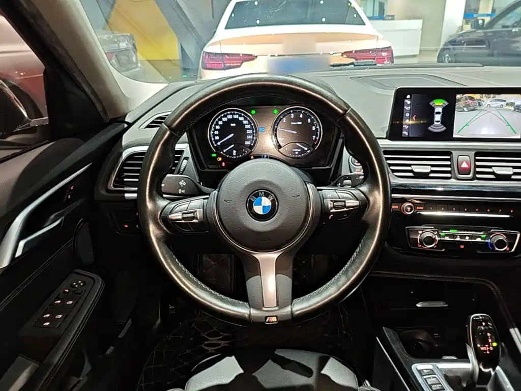 BMW 1 Series 2020 — фото 11
