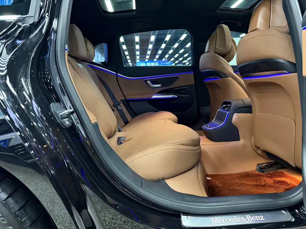 Mercedes-Benz E-Class 2024 — фото 14