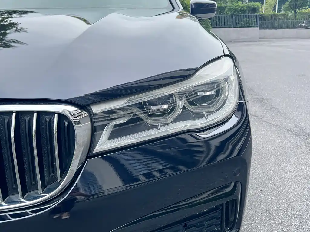 BMW 7 Series 2018 — фото 8