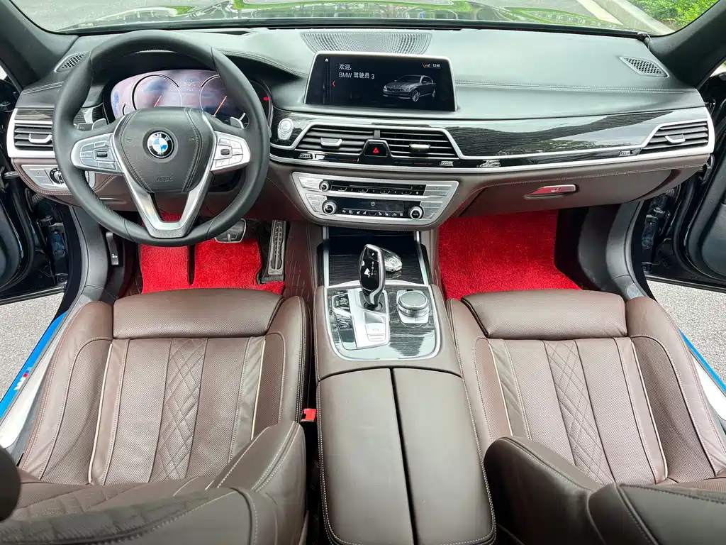 BMW 7 Series 2018 — фото 12