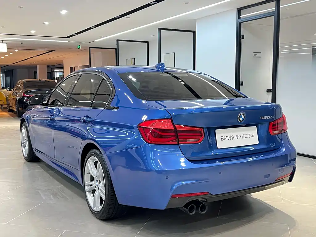 BMW 3 Series 2019 — фото 17