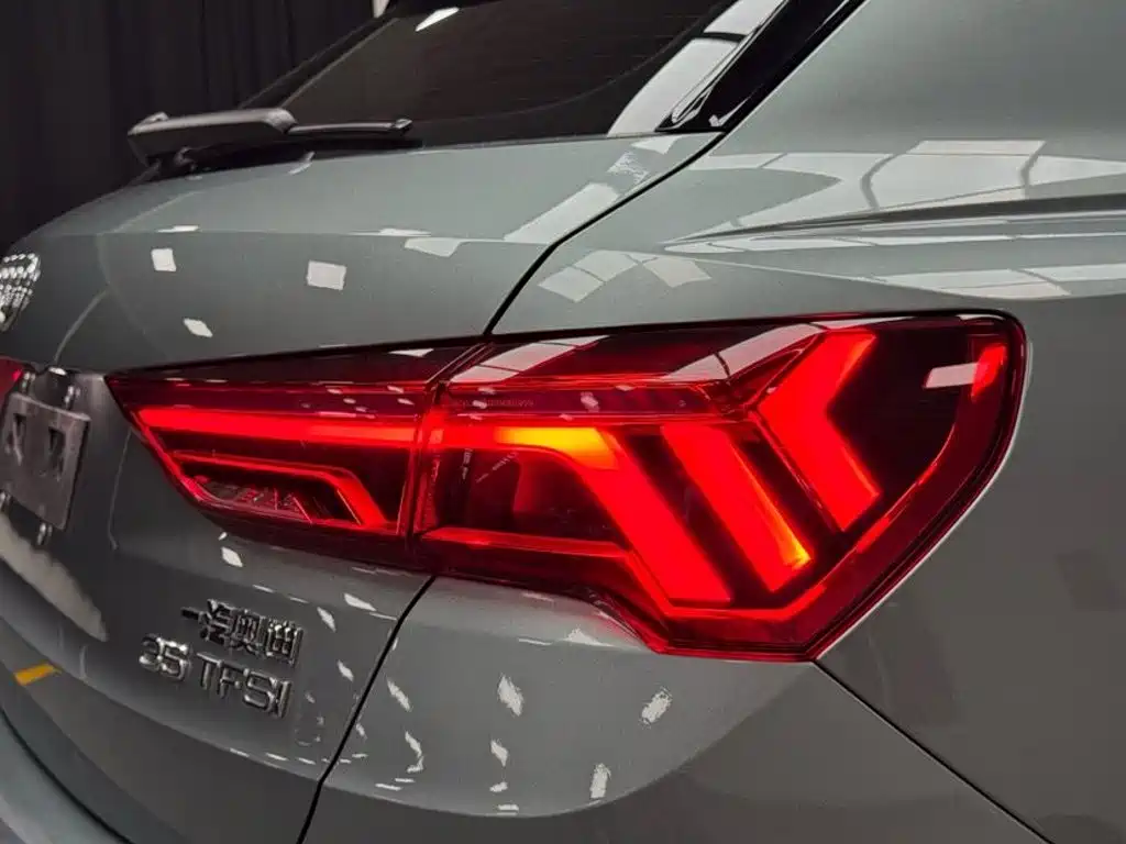 Audi Q3 2022 — фото 20