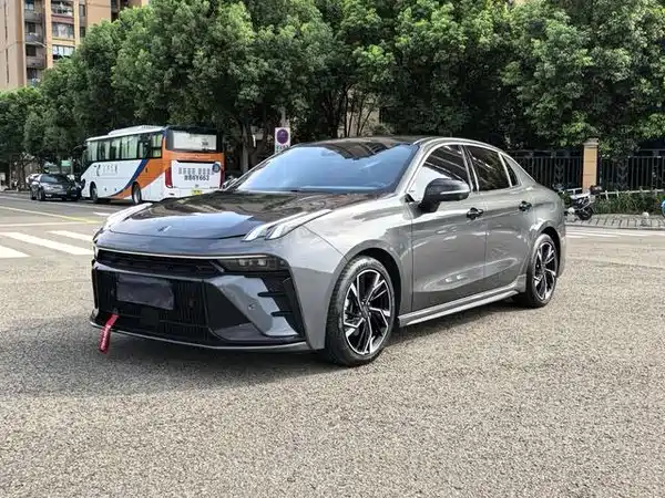 Lynk & Co 03 2022