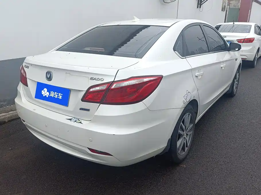 Changan Eado 2015 — фото 3