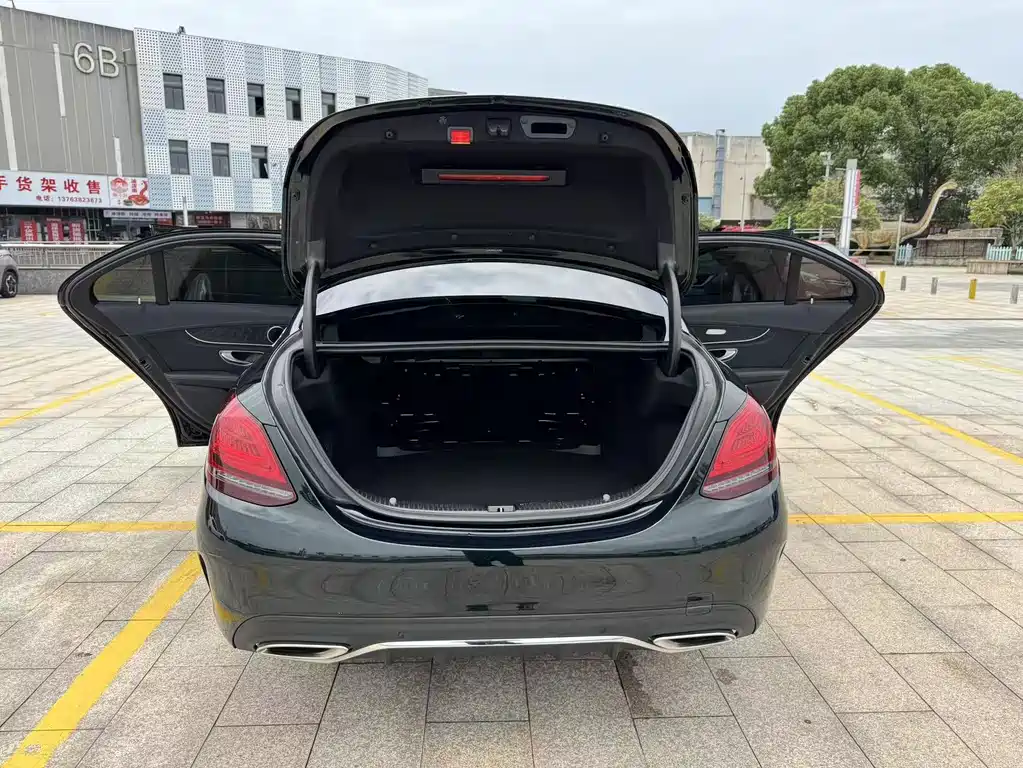 Mercedes-Benz C-Class 2019 — фото 19