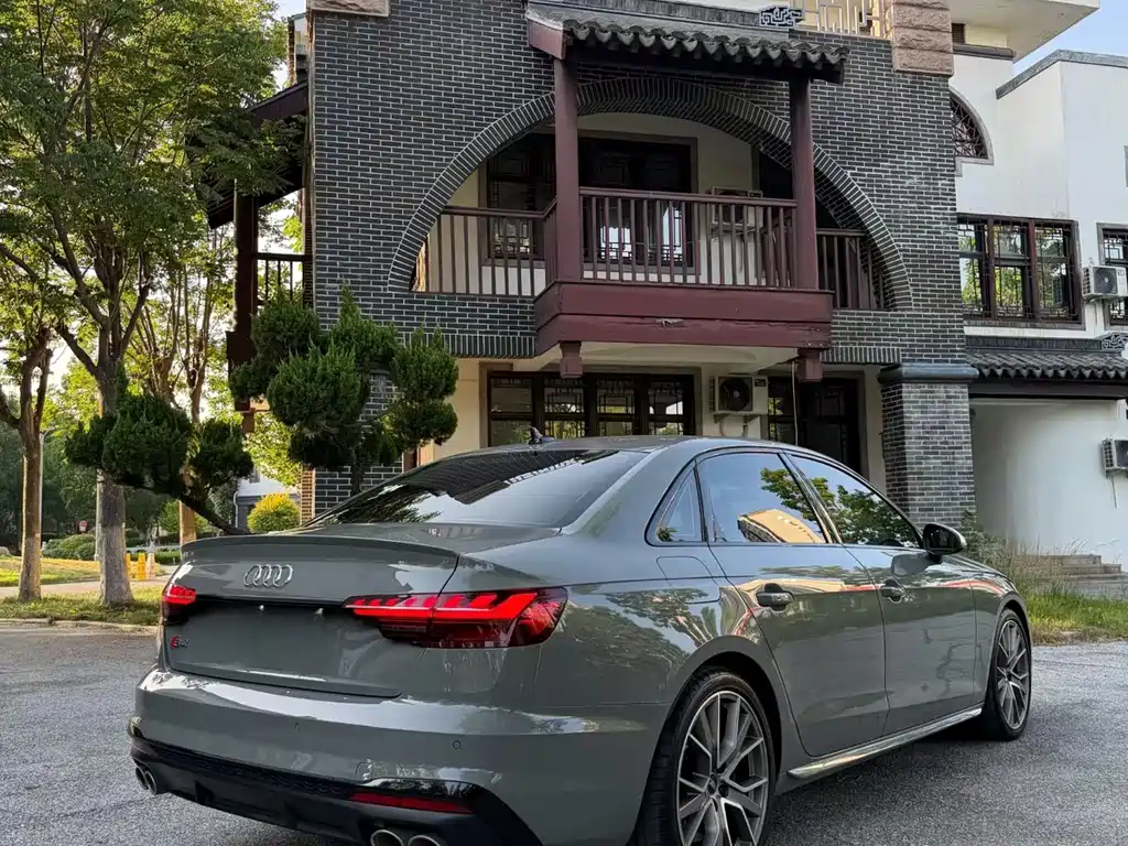 Audi S4 2023