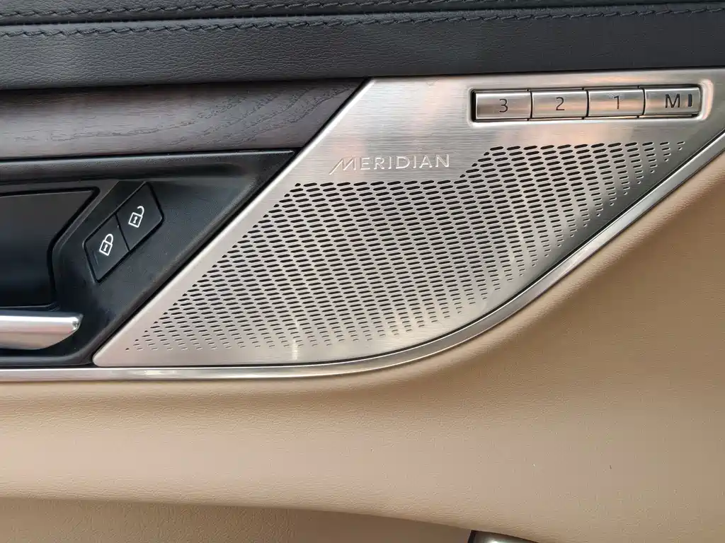 Jaguar XFL 2024 — фото 13