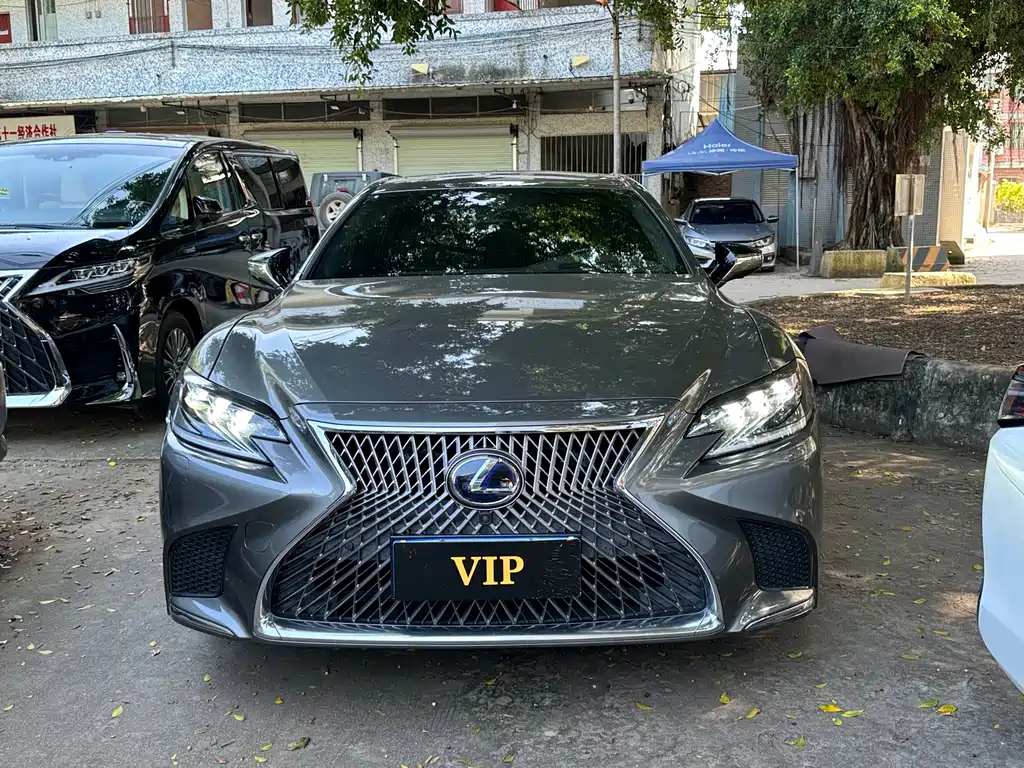 Lexus LS 2019 — фото 1