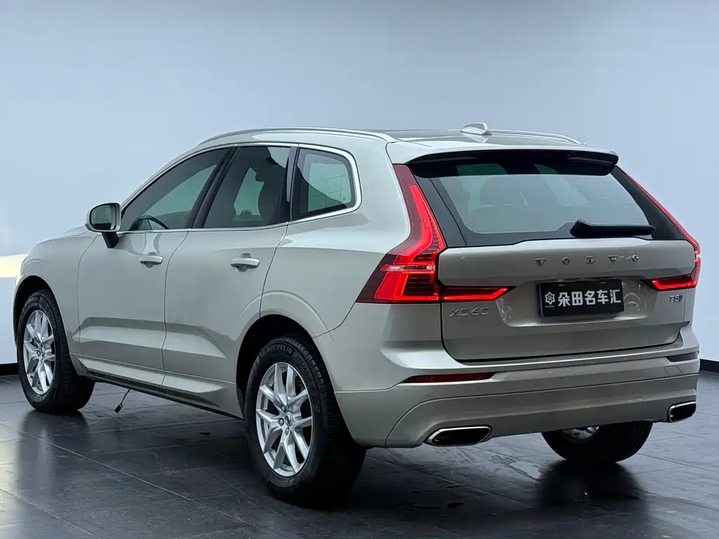 Volvo XC60 2018 — фото 7