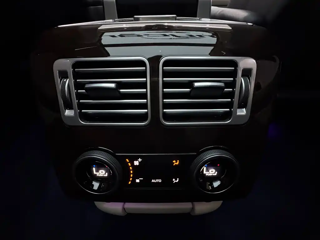 Land Rover Range Rover 2020 — фото 18