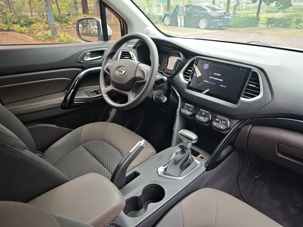 GAC Motor Trumpchi GS4 2017 — фото 15