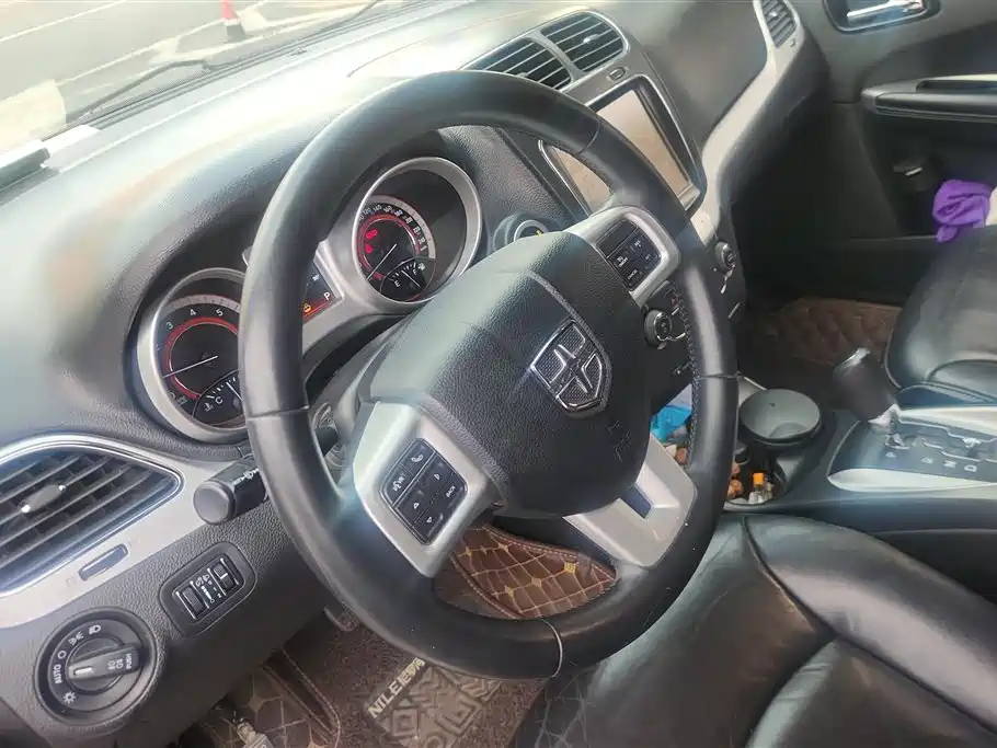 Dodge Journey 2014 — фото 15