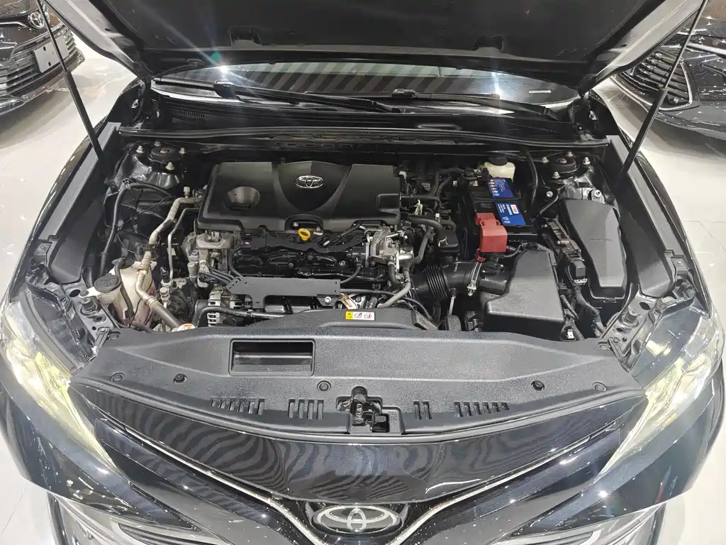 Toyota Camry 2018 — фото 13