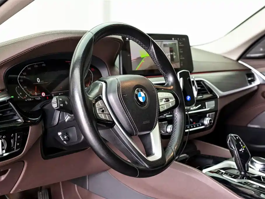 BMW 5 Series 2022 — фото 13