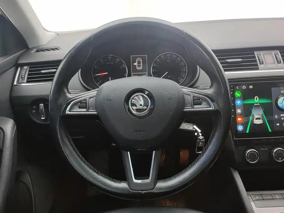 Skoda Octavia 2016 — фото 15