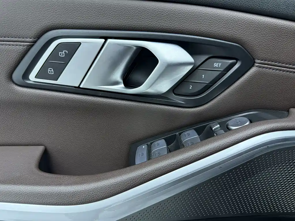 BMW 3 Series 2023 — фото 13