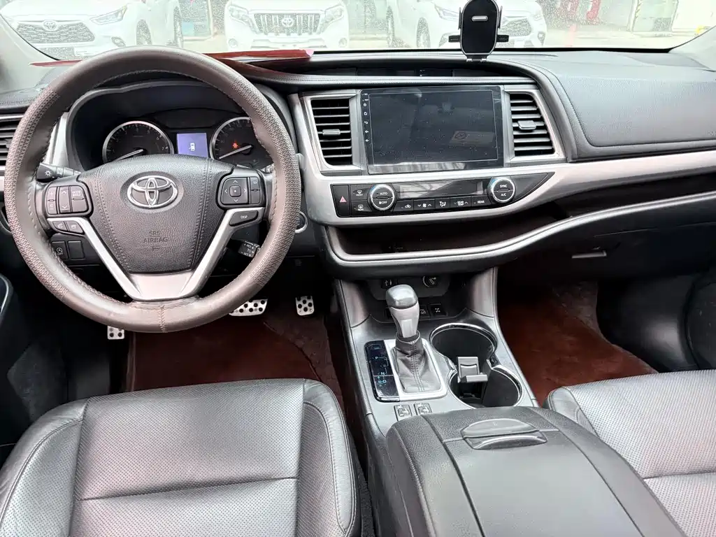 Toyota Highlander 2016 — фото 12