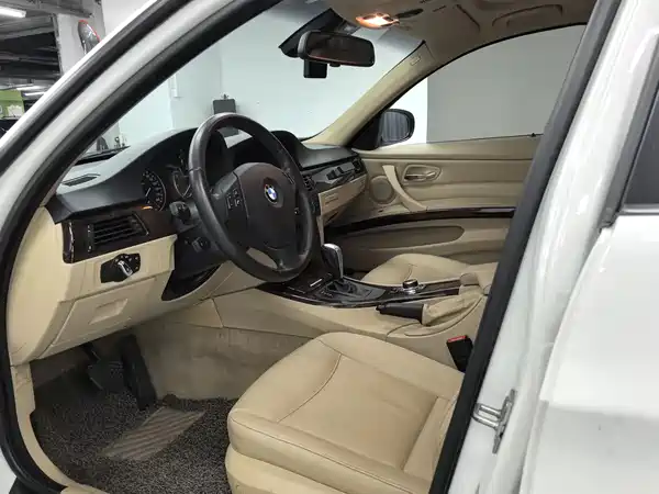 BMW 3 Series 2010