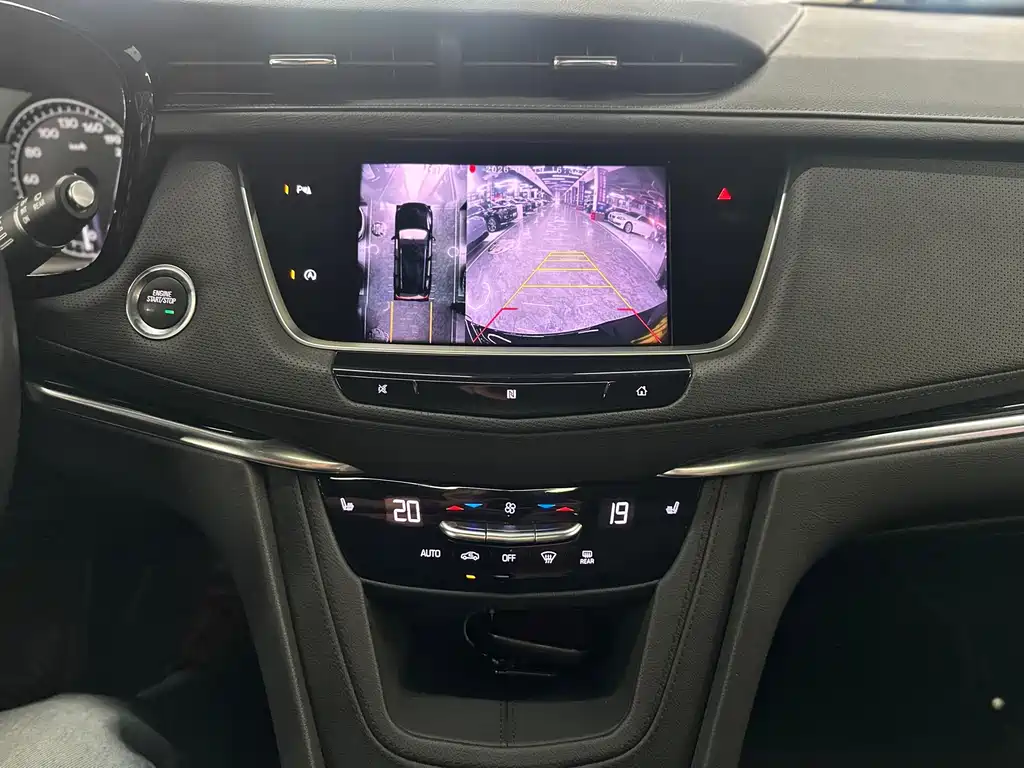 Cadillac XT5 2021 — фото 13