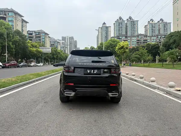 Land Rover Discovery Sport 2021
