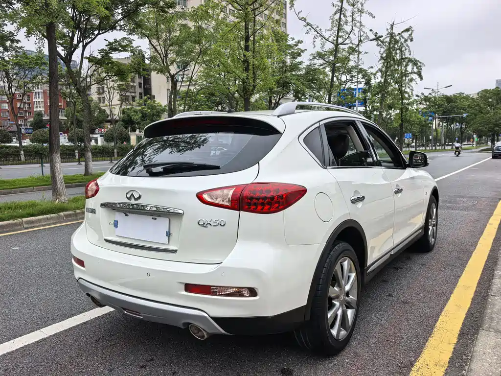 Infiniti QX50 2016 — фото 18