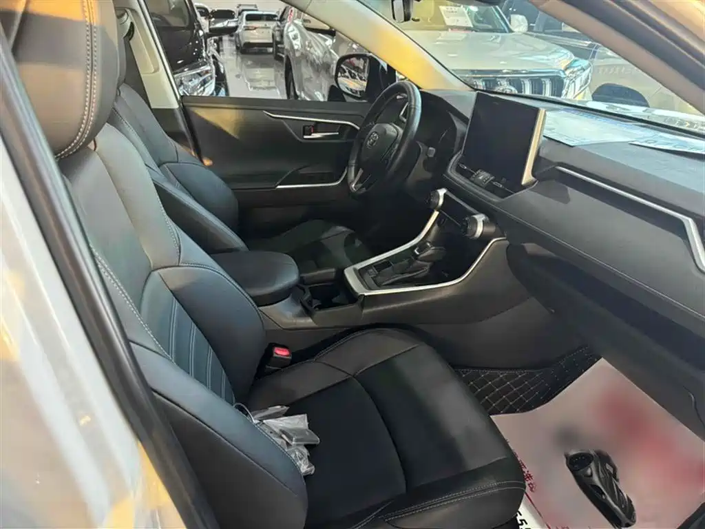 Toyota Wildlander 2021 — фото 13