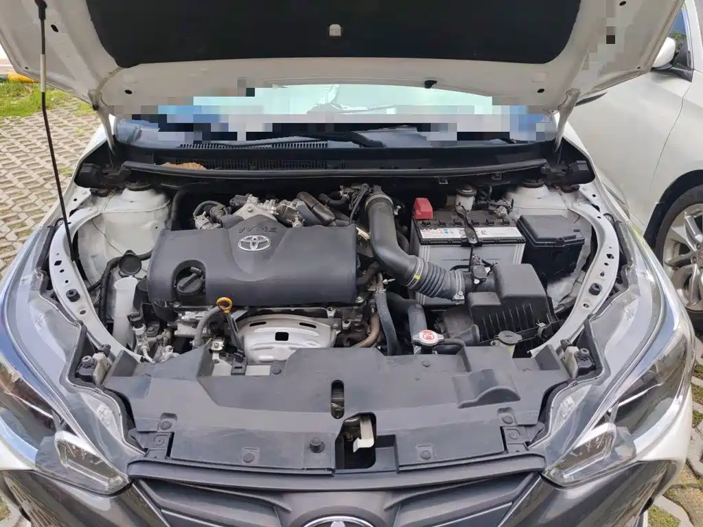 Toyota Yaris L 2023 — фото 11