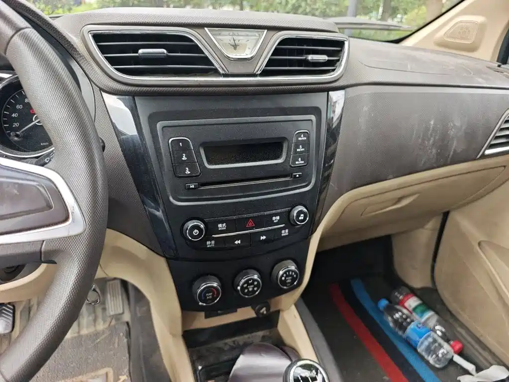 Wuling Hongguang 2016