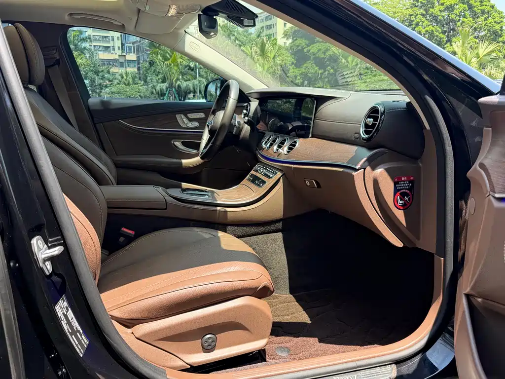 Mercedes-Benz E-Class 2022 — фото 10