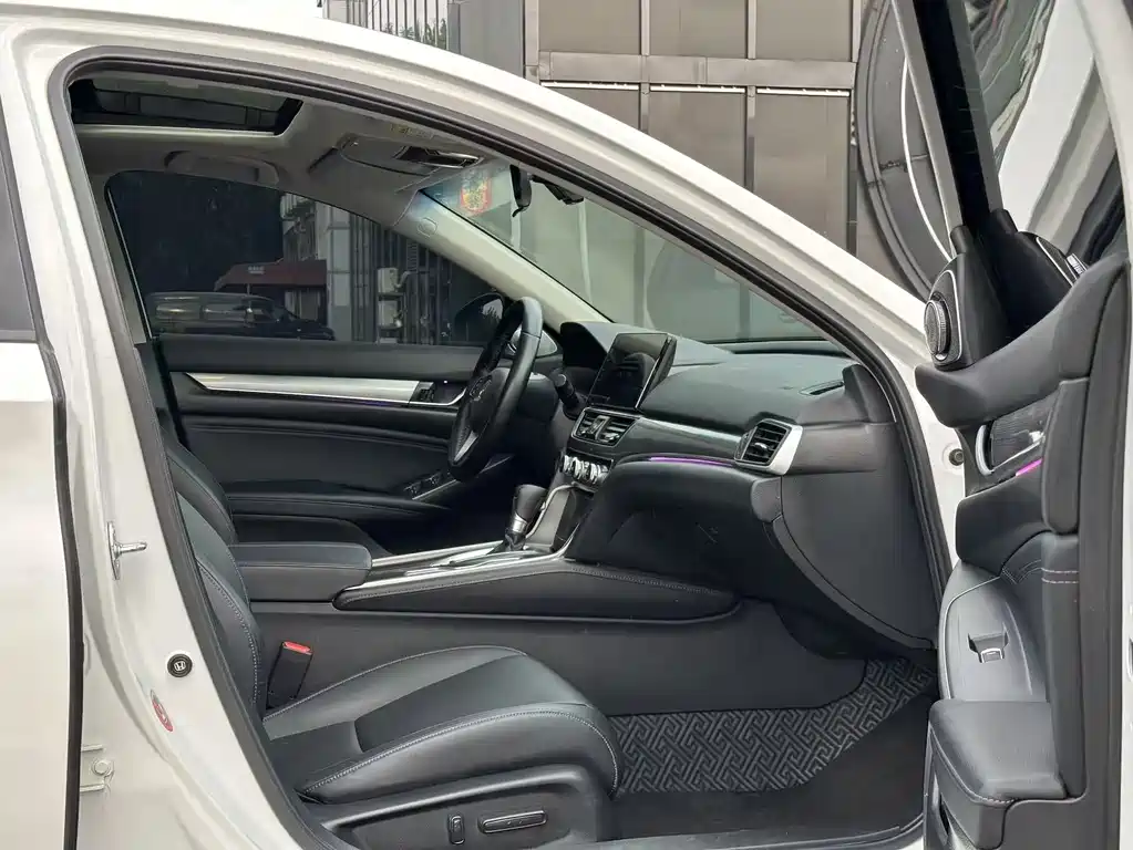 Honda Accord 2022 — фото 12