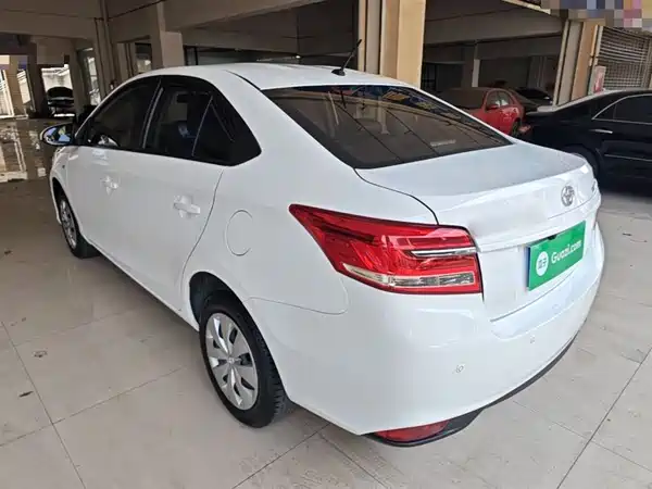 Toyota Yaris L 2020